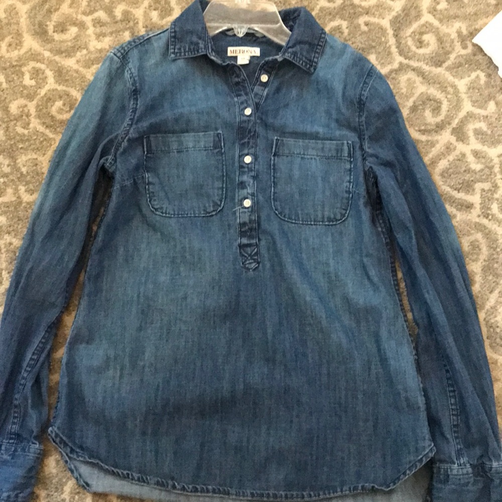 Denim shirt with long sleeves